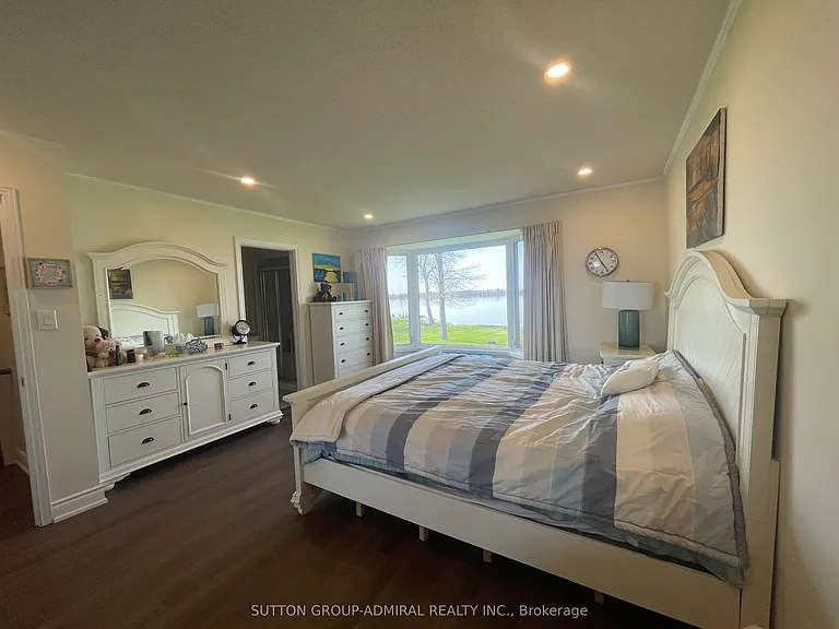 162 Bayshore Dr — Photo 32