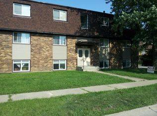 3908 25th St APT 1, Moline, IL 61265
