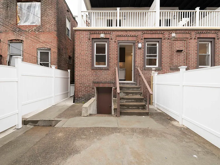 4902 Chestnut St #104 — Photo 13