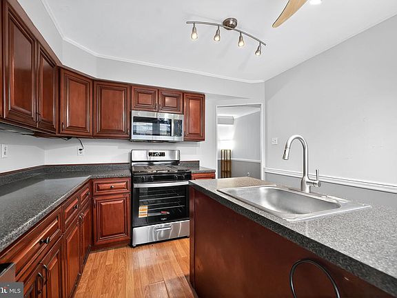 3rd image of 1432 Boxwood Dr