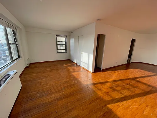 Rented by Bank Neary | media 2