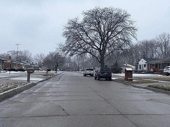 4th image of 18023 Fairwood Dr