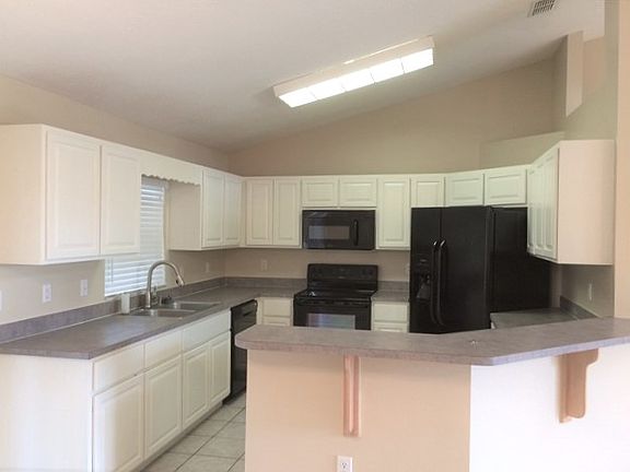 2nd image of 4805 Jeanette Ct