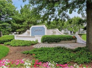 1613 Waterford Dr, Edison, NJ