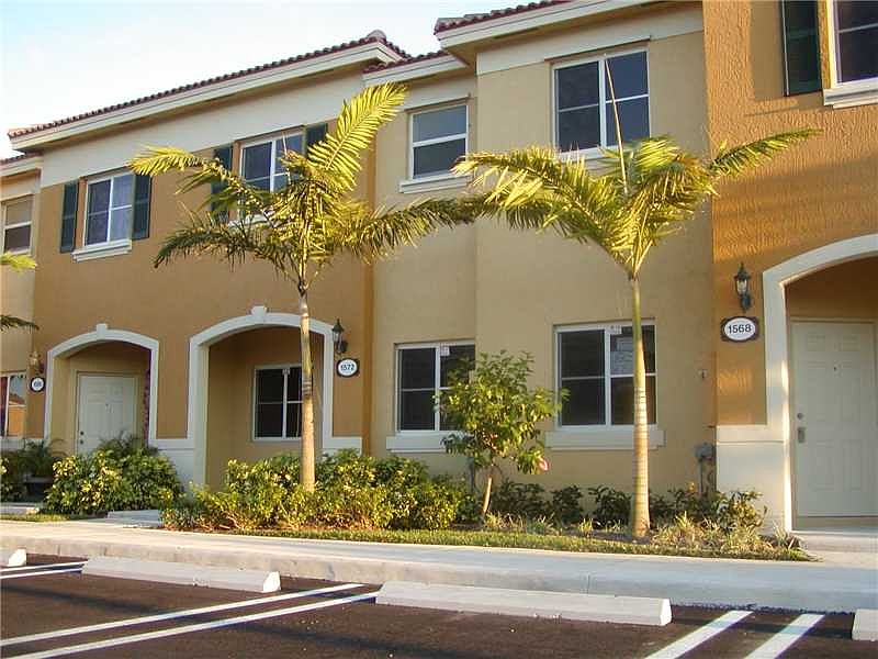 1st image of 1607 SE 31st Ct #1607