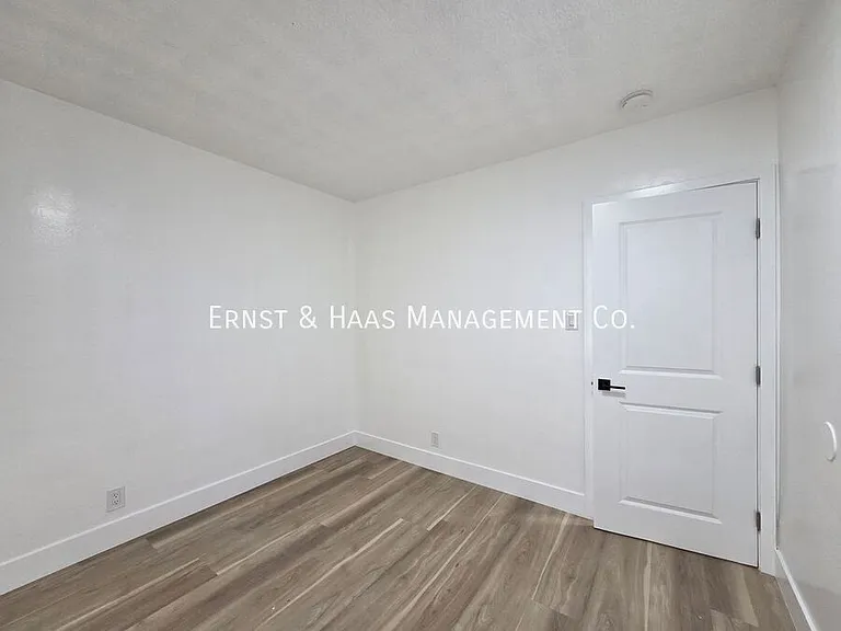 1440 Elm Ave #4 — Photo 12