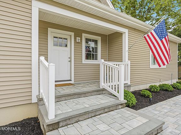 4th image of 350 Jefferson Court