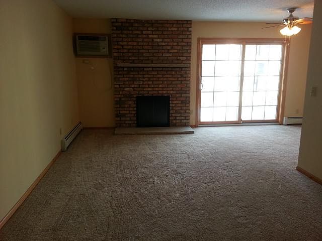 2nd image of 810 Old Settlers Trl APT 1