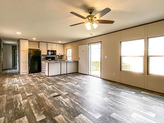 4th image of 2695 Robert Ave #18