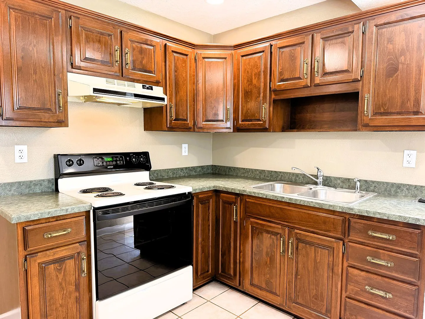 **Charming 2BR Home with Original Hardwood & Built-Ins — Photo 3