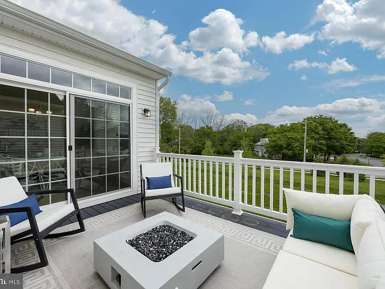 427 Lee Pl — Photo 31