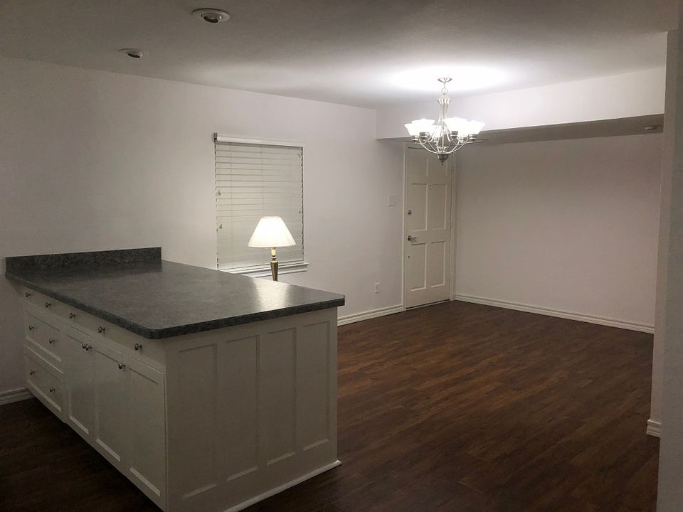 2nd image of 2048 Kings Rd
