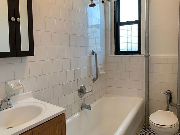 5th image of 1281 Union St APT 7C