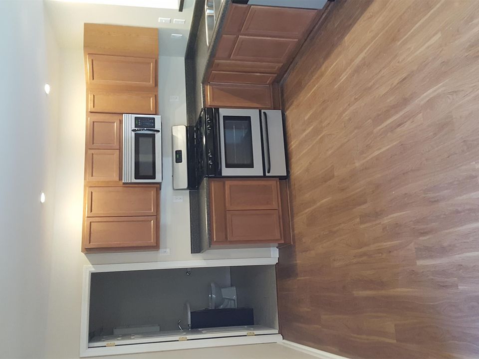 2nd image of 5001 Lynn Ln