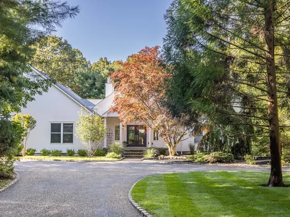 222 Two Holes Water Rd, East Hampton, NY 11937