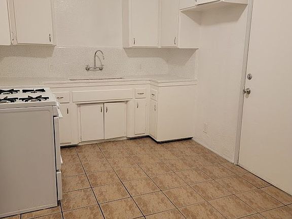 3rd image of 10948 Crenshaw Blvd #1