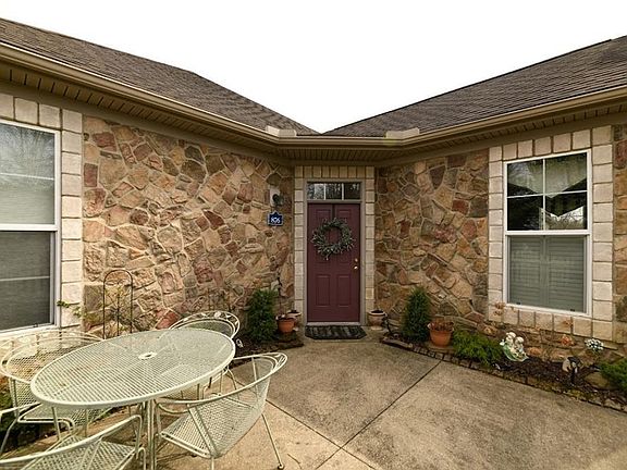 2nd image of 876 Tara Dr