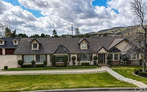 2nd image of 9902 Onyx St