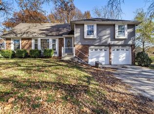 8209 Haskins St, Lenexa, KS 66215