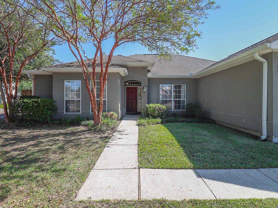 1st image of 17504 Cherry Creek Dr