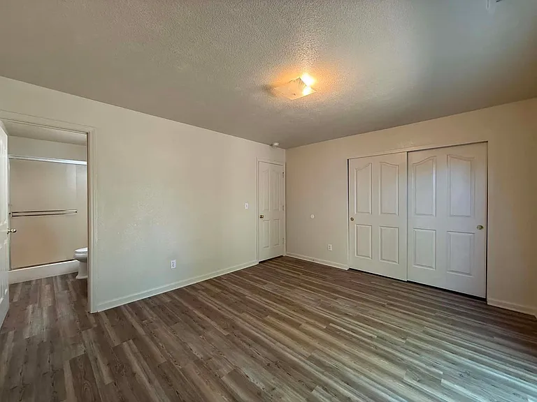 155 Derek Dr — Photo 16