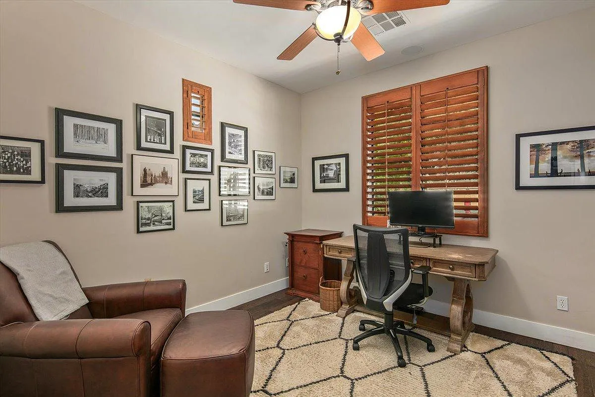 3 bed, 3.5 bath, 1750 sqft, $4,395 — Photo 3
