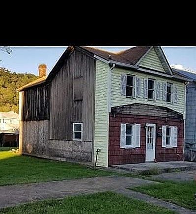 2nd image of 183 Mozelle St