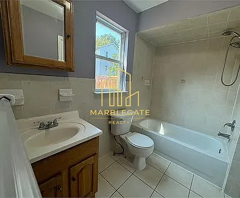 327 W Runyon St #22 — Photo 7