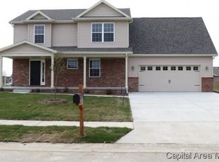 1615 Prairie Vista Dr, Chatham, IL 62629