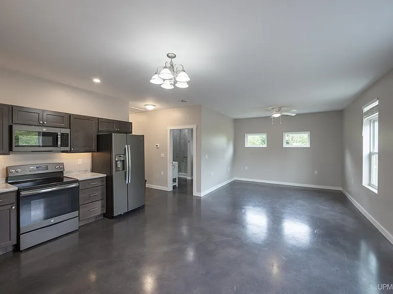 17245 Atlantic Ave — Photo 6