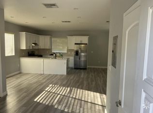 7669 Bellaire Ave, North Hollywood, CA 91605