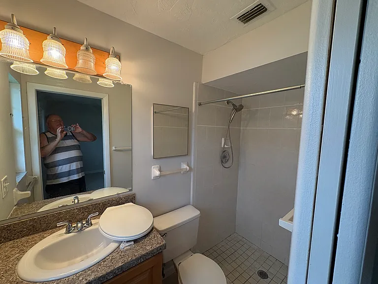 4520 SE 5th Pl #1 — Photo 6