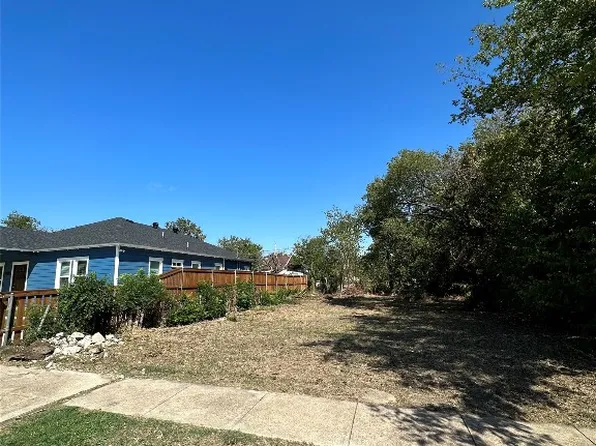 917 E Annie St, Fort Worth, TX 76104