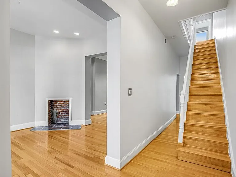 306 R St NW — Photo 6