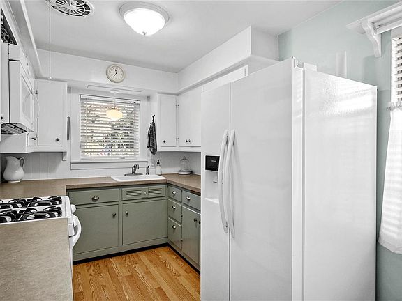 5th image of 701 McClintock Ave