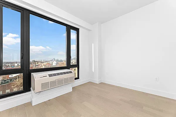 Rented by Tapiro Realty | media 19