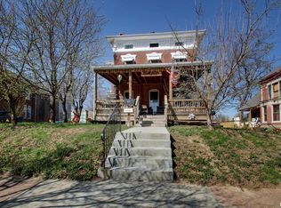 929 N 6th St, Quincy, IL 62301