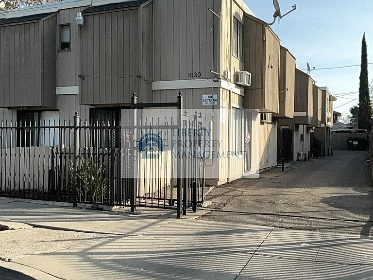 1030 N San Joaquin St #2 — Photo 1