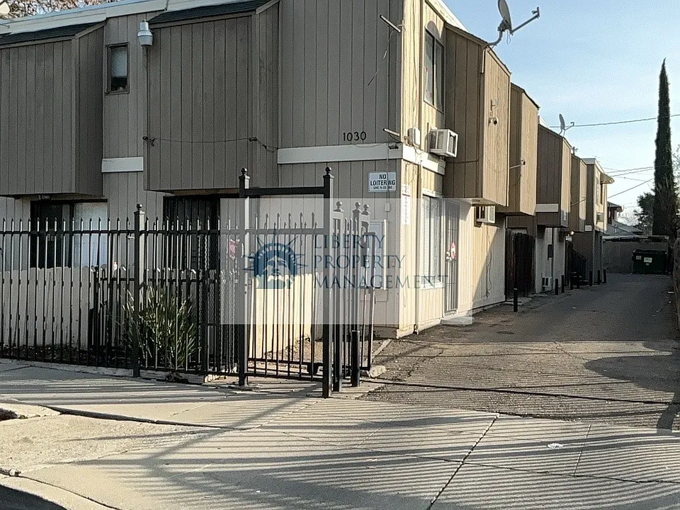 1030 N San Joaquin St #2