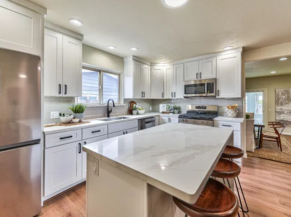 373 Reindollar Ave, Marina, CA 93933