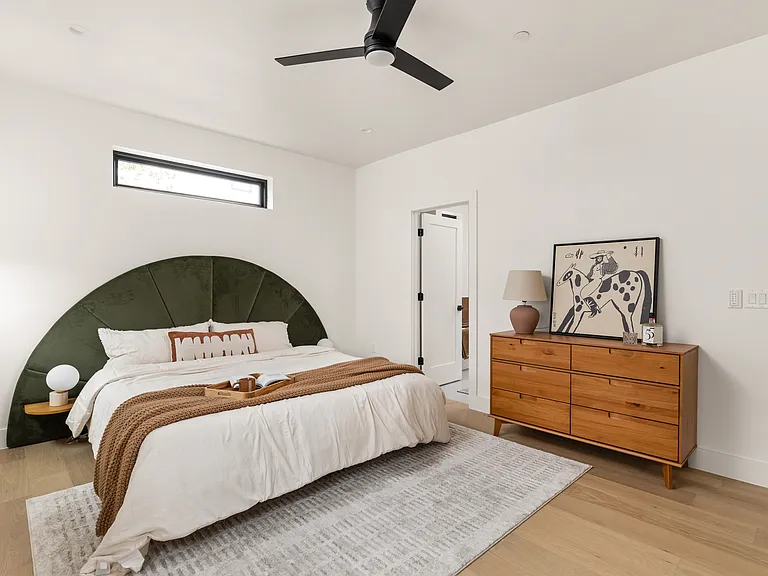 S 1st St — Photo 10