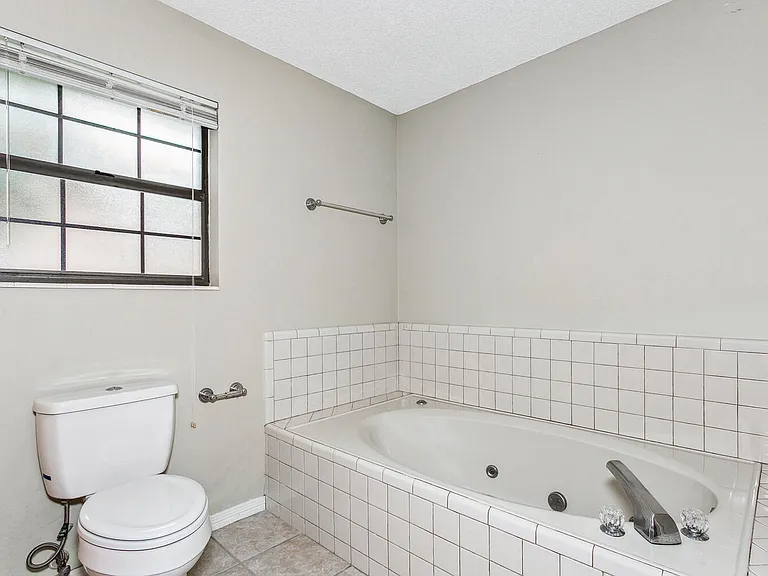 1960 Woodbridge Dr — Photo 19