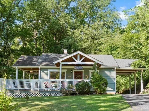 26 Small Mountain Dr, Asheville, NC 28805