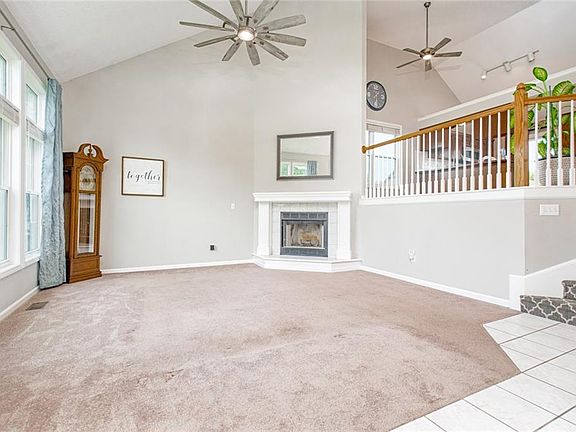 2nd image of 5915 NE Turquoise Dr