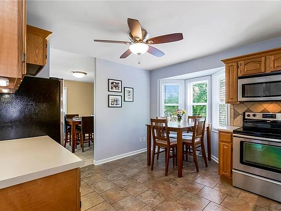 4th image of 5121 N Wood Ridge Dr