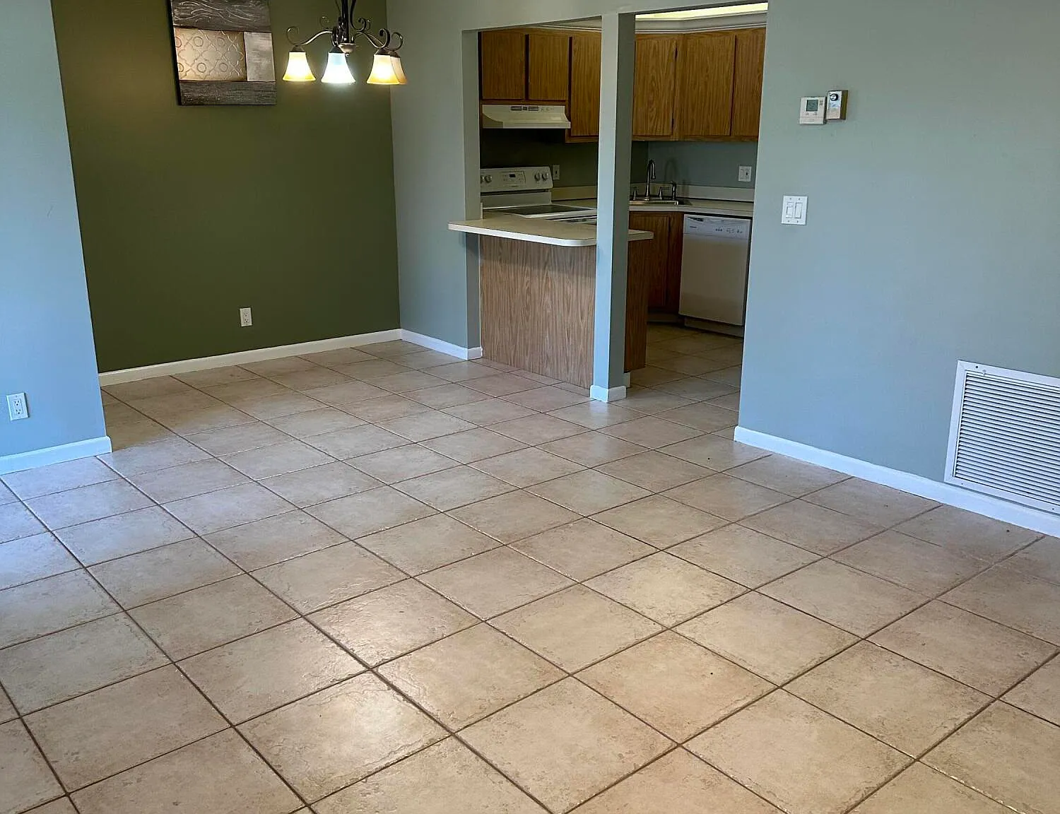 2 bed, 1.0 bath, 804 sqft, $1,450 — Photo 3