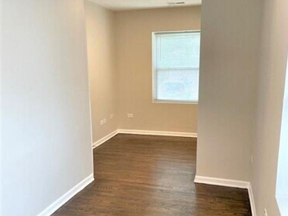 4th image of 3517-21 W Grace St #3517-1E