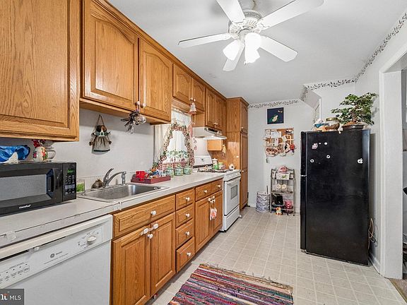 4th image of 309 E Dutton Mill Rd