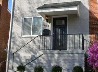 718 Hilltop Ter SE, Washington, DC