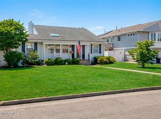210 Laurel Ct, Point Pleasant Beach, NJ 08742